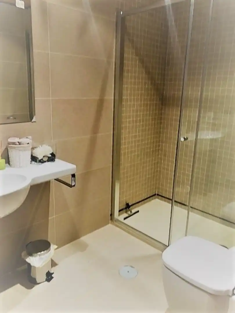 Bathroom of Apartments for rent in Valladolid  with Air Conditioner, Heating and Balcony