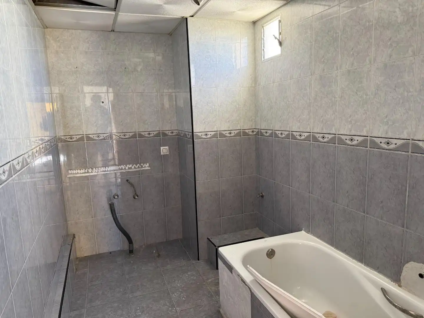 Badezimmer von Dachboden zum Verkauf in Almería mit Terrasse