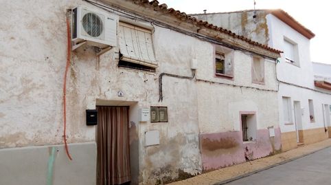 Solvia Inmobiliaria  Chalet adosado Agón