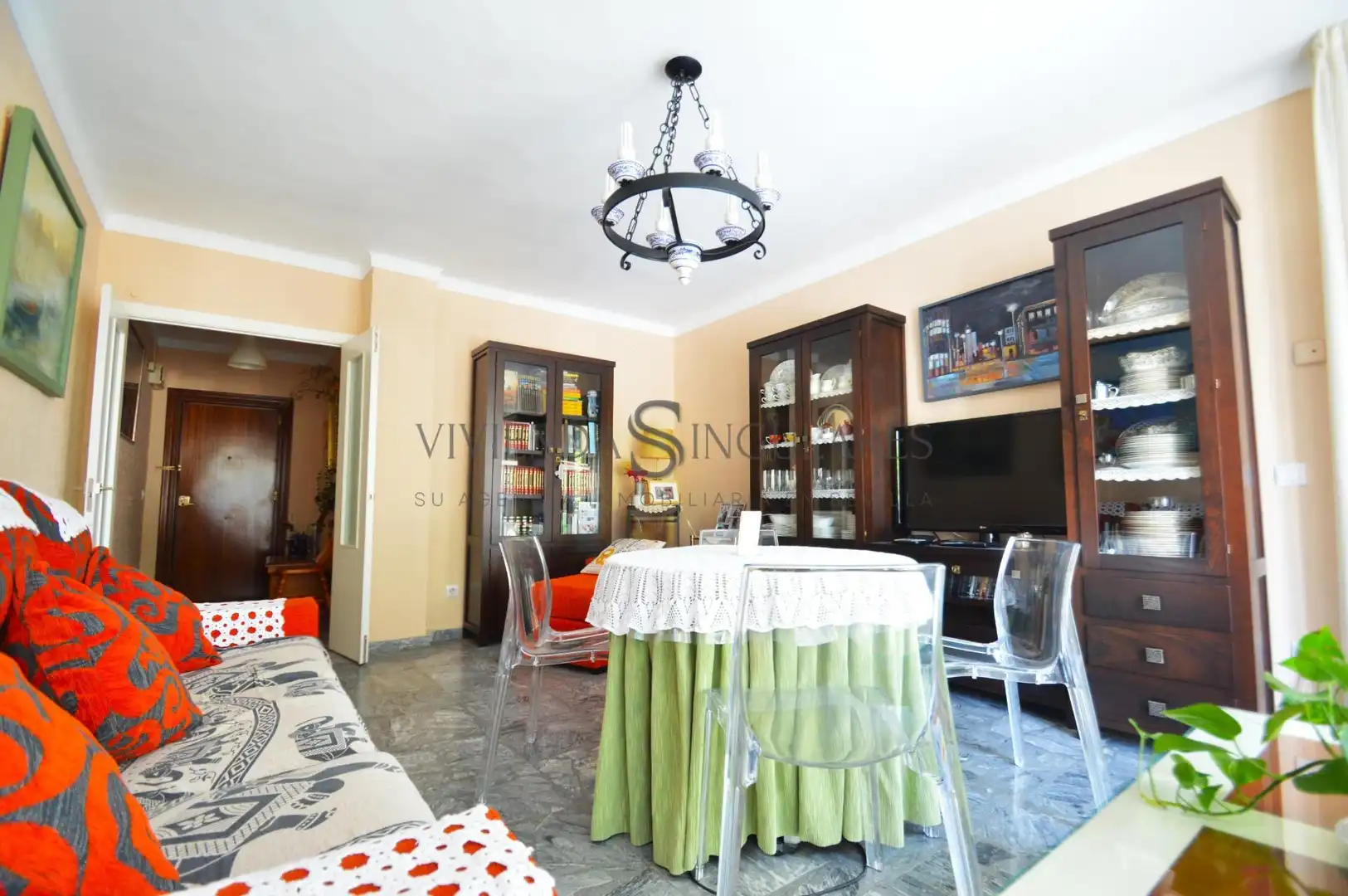 Living room of Flat for sale in Sevilla  with Air Conditioner, Terrace and Storage room
