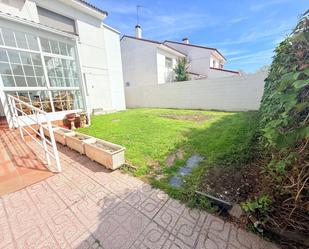 Jardí de Casa adosada en venda en Villanueva de la Cañada amb Aire condicionat, Calefacció i Jardí privat