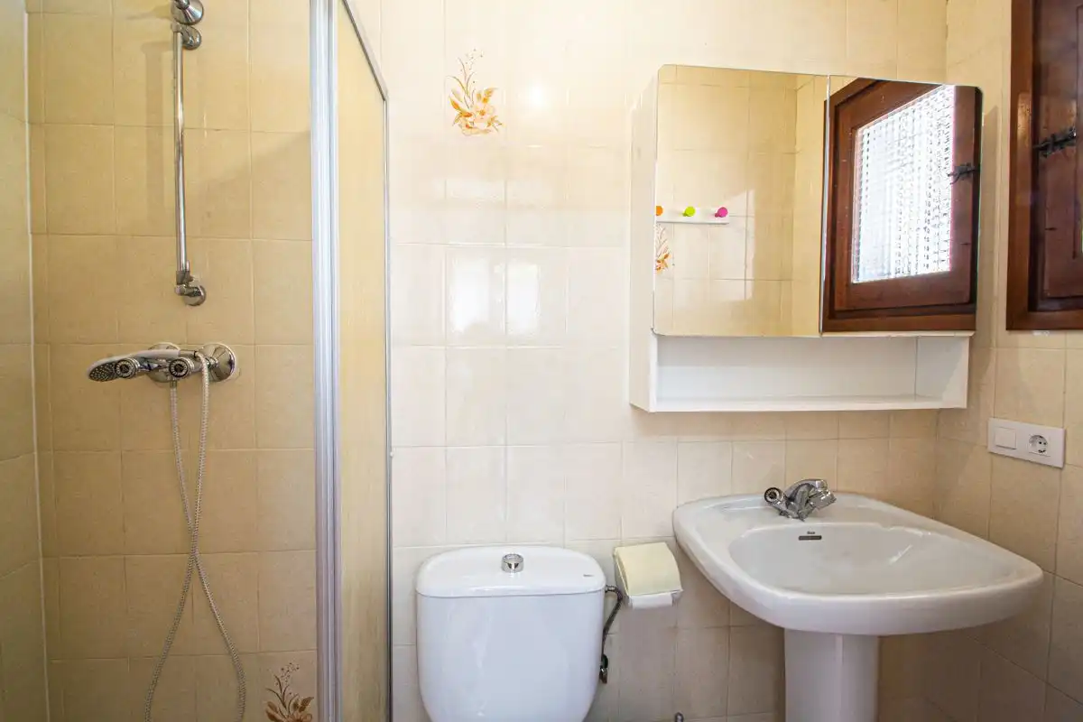 Bathroom of Houses for sale in Calpe / Calp  with Air Conditioner, Heating and Private garden