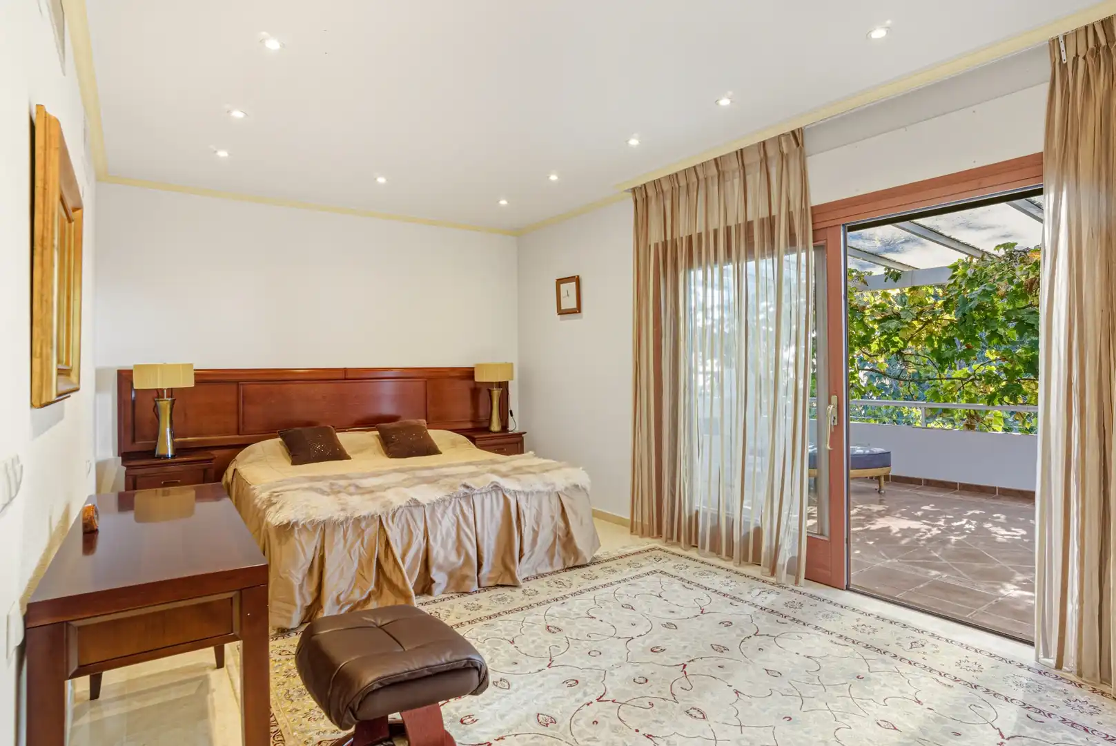 Habitación de Casa o chalet en venta en Estepona con Aire acondicionado, Jardín privado y Terraza