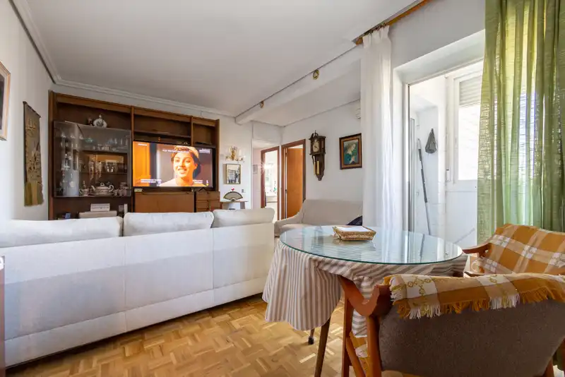 Sala d'estar de Pis en venda en Madrid amb Calefacció i Terrassa