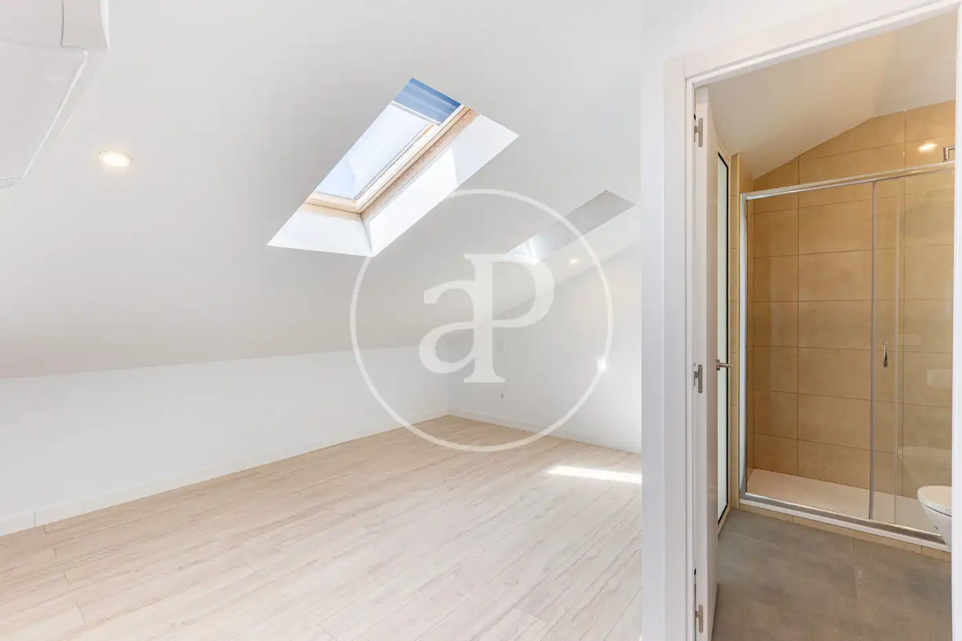 Schlafzimmer von Wohnung zum Verkauf in Madrid mit Klimaanlage und Heizung