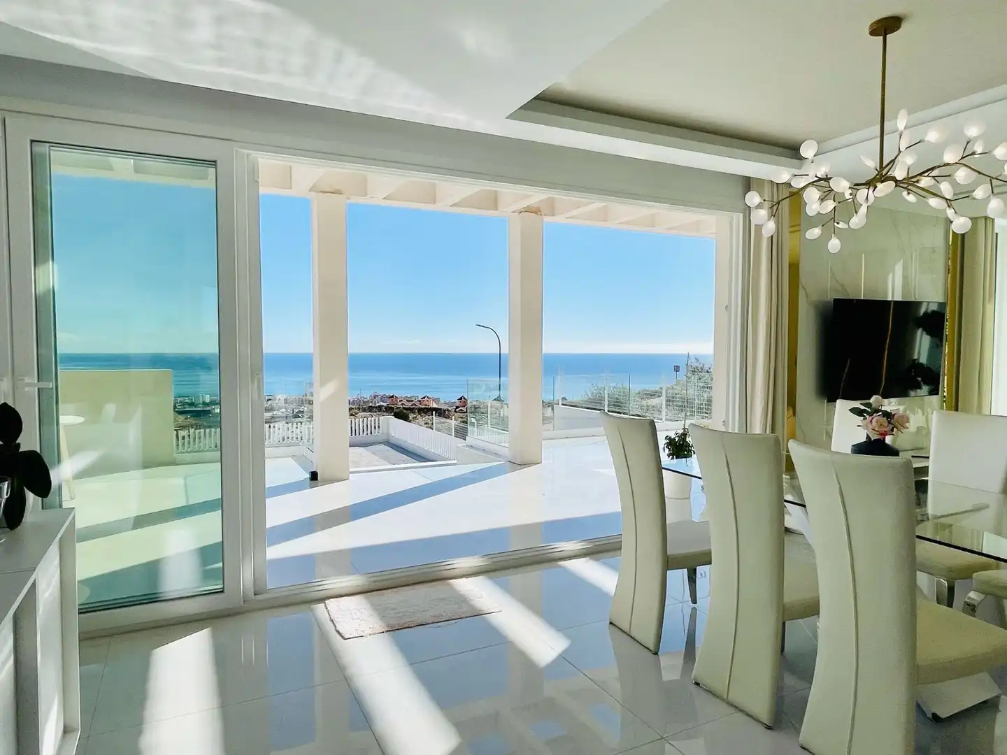 Comedor de Casa o chalet en venta en Benalmádena con Aire acondicionado, Jardín privado y Terraza