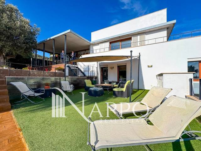 Casa-chalet en Venta en Son Llagosta en Génova