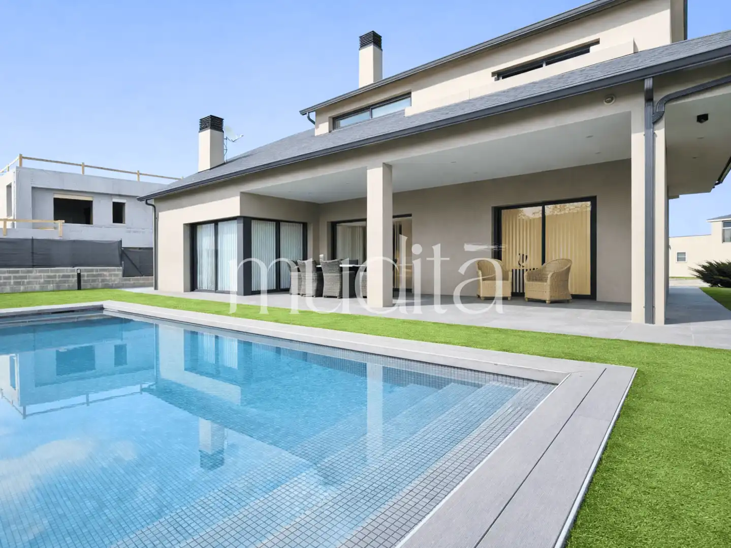 Schwimmbecken von Haus oder Chalet zum Verkauf in Palau-solità i Plegamans mit Heizung, Privatgarten und Terrasse