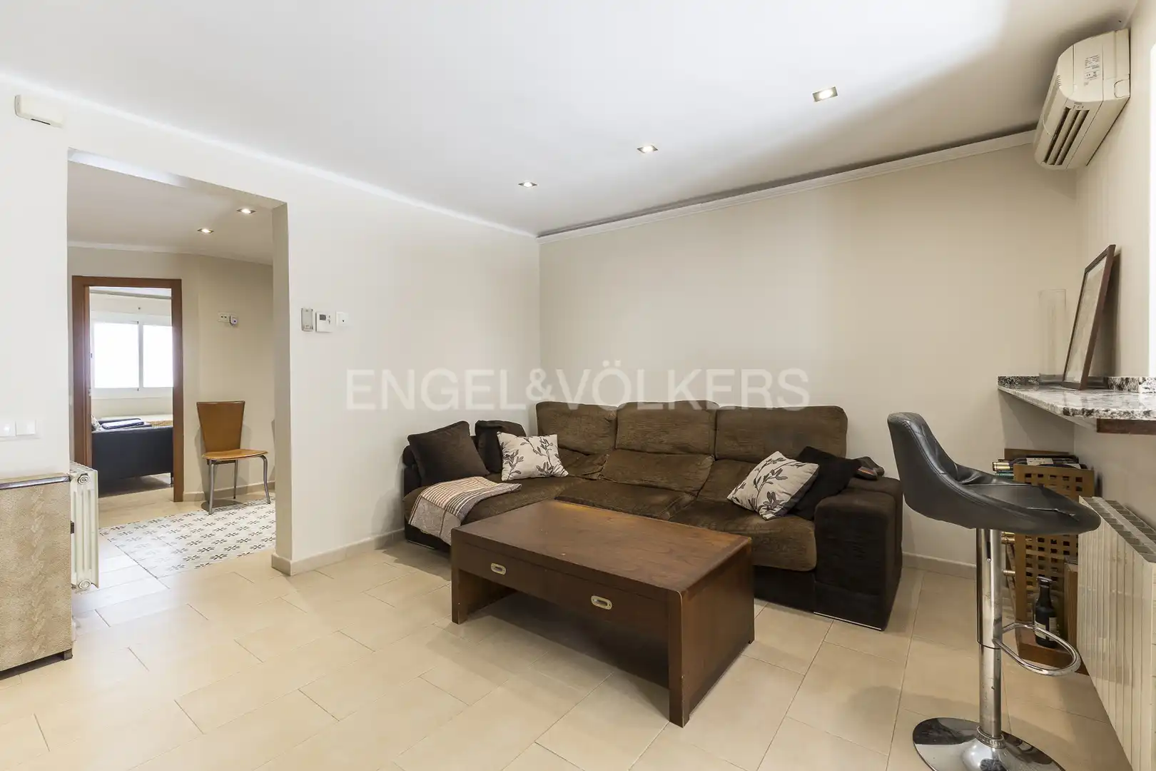 Living room of Houses for sale in Barcelona  with Air Conditioner, Heating and Terrace
