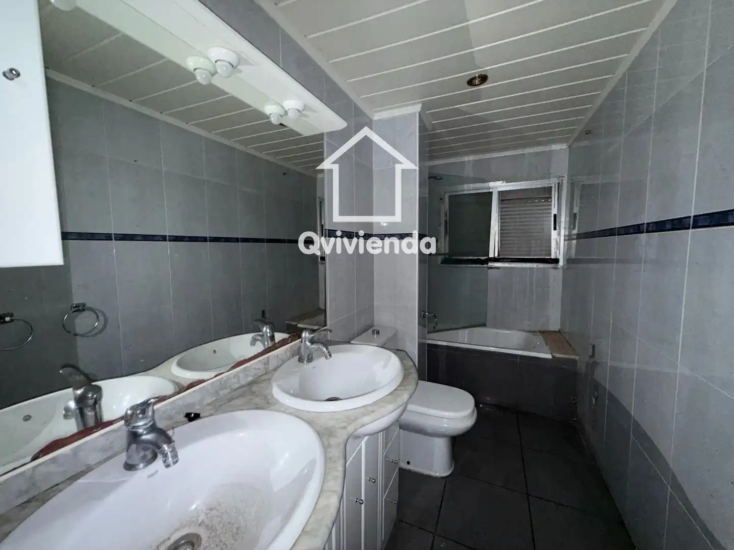 Bathroom of Flat for sale in Nord-est