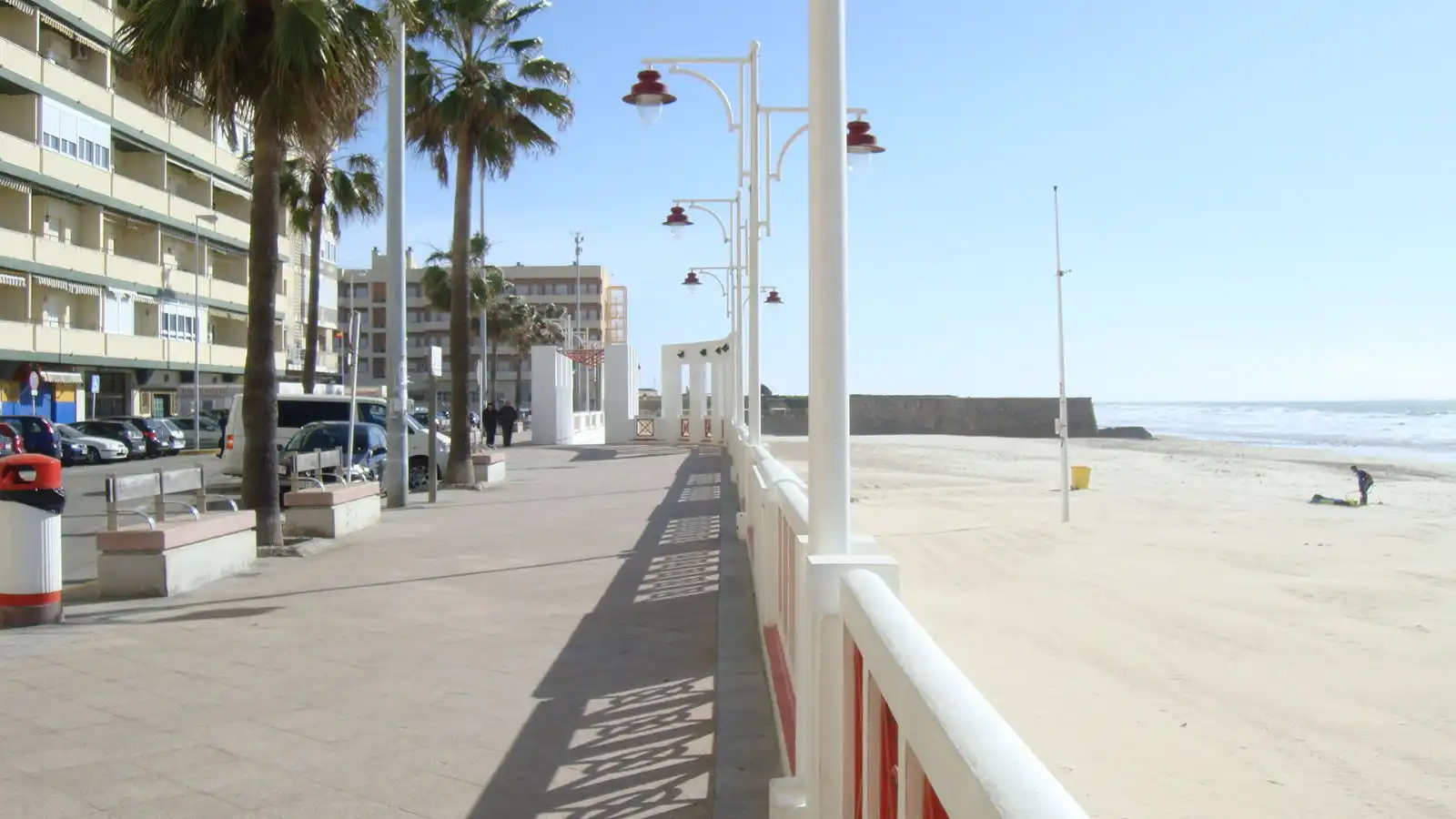 Vista exterior de Apartament de lloguer en Cádiz amb Calefacció, Terrassa i Moblat