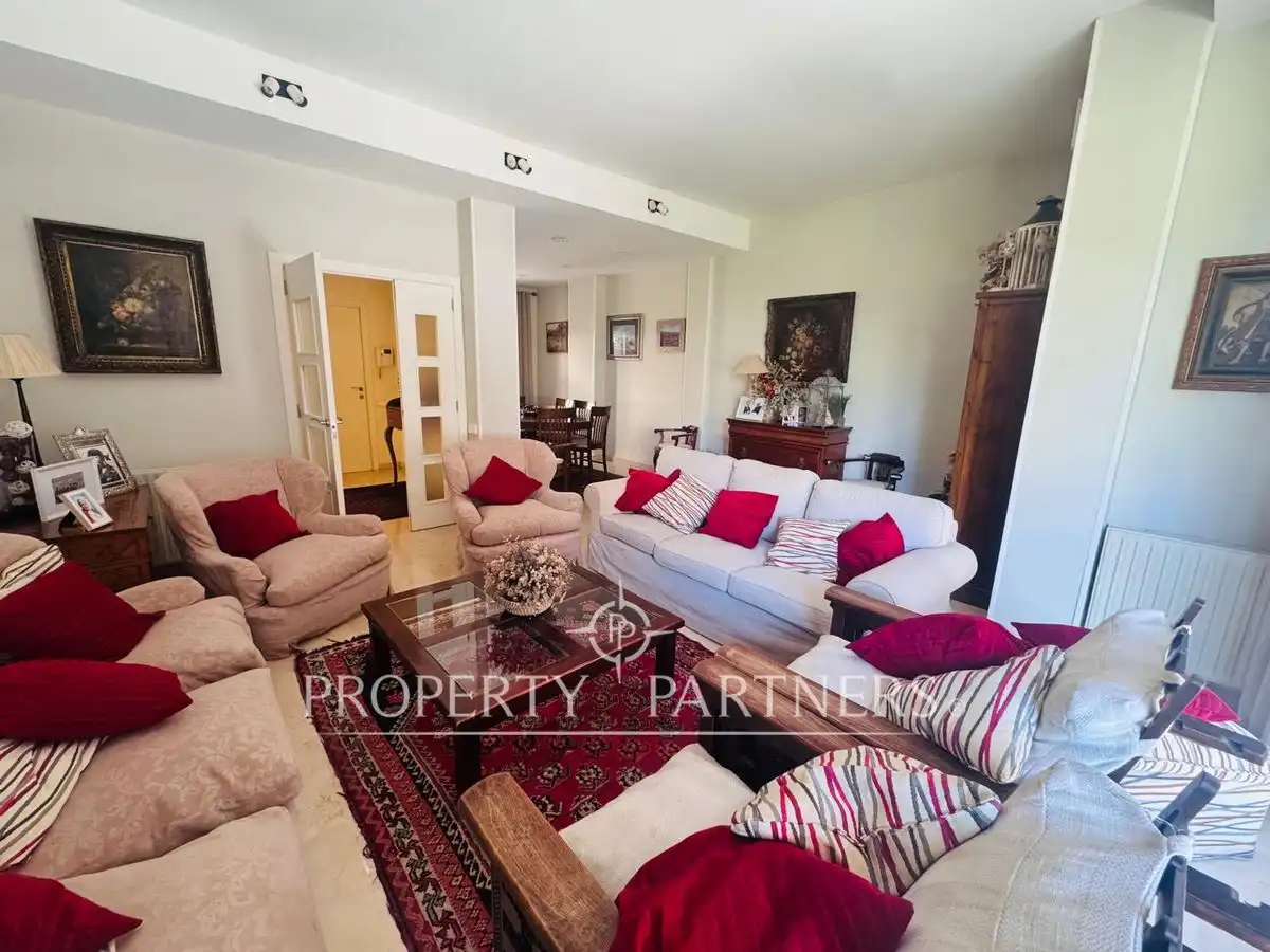 Sala de estar de Casa adosada en venta en Rocafort con Aire acondicionado, Calefacción y Piscina