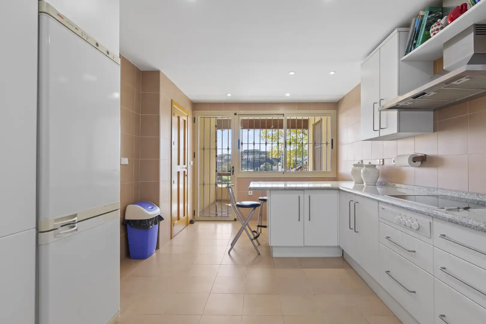 Kitchen of Houses for sale in Benahavís  with Air Conditioner, Heating and Private garden