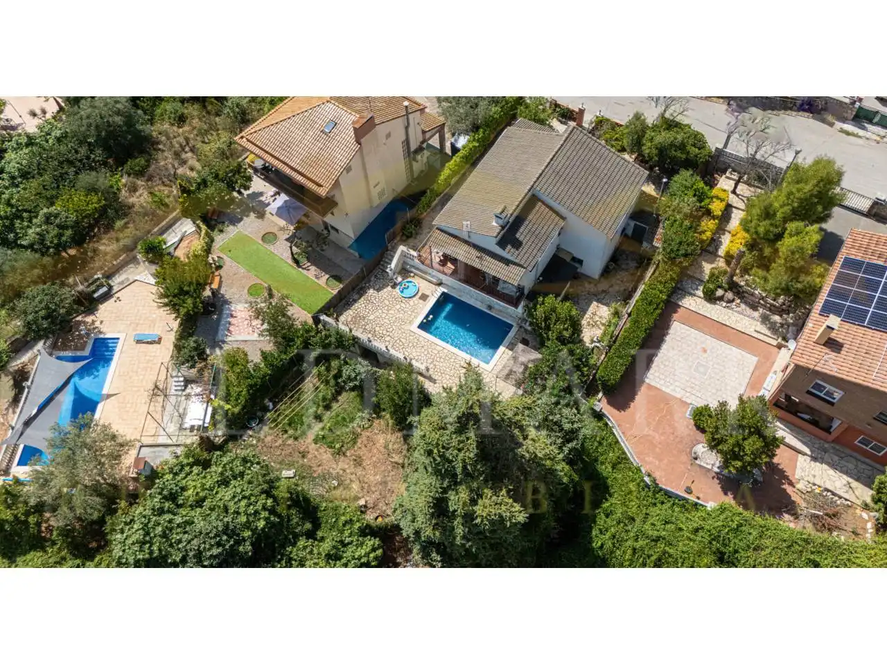 Vista exterior de Casa o xalet en venda en Corbera de Llobregat amb Calefacció, Jardí privat i Terrassa