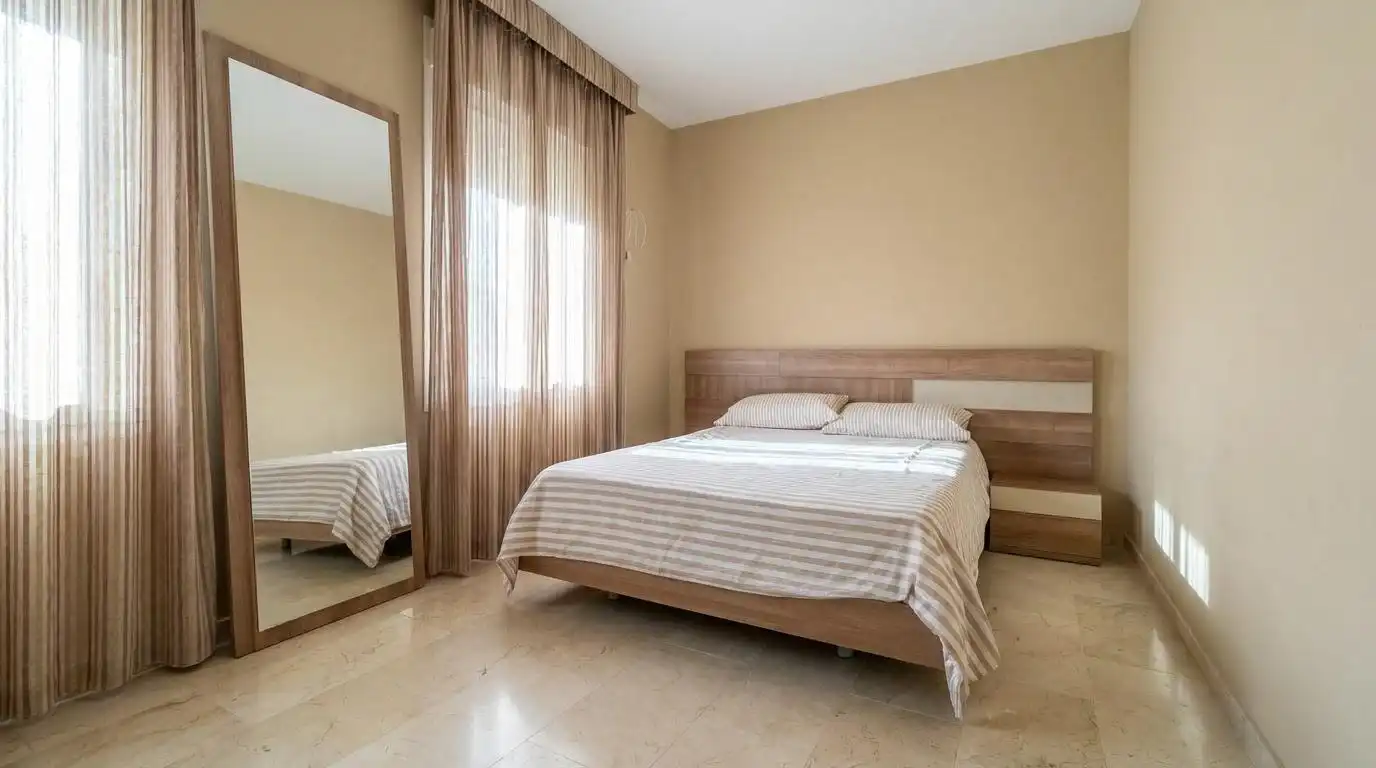 Habitación de Casa adosada en venta en Alicante / Alacant con Aire acondicionado, Jardín privado y Terraza