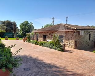 Exterior view of House or chalet for sale in Cáceres Capital  with Terrace