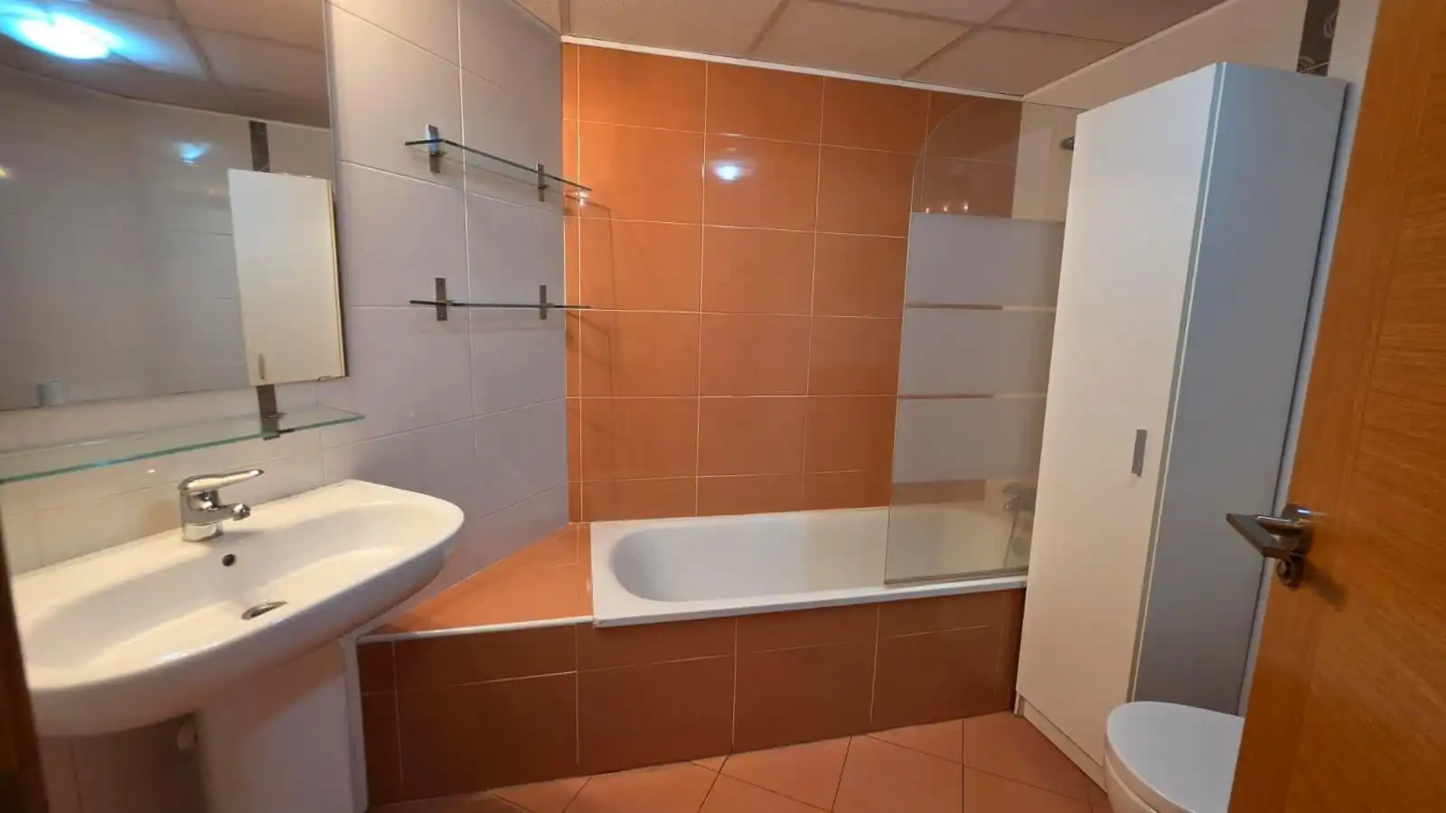 Badezimmer von Wohnungen zur Miete in Casco Urbano