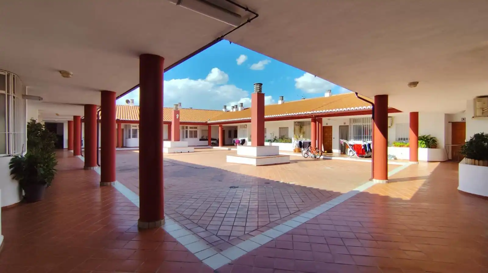 Exterior view of Flat for sale in Pulianas  with Air Conditioner and Balcony