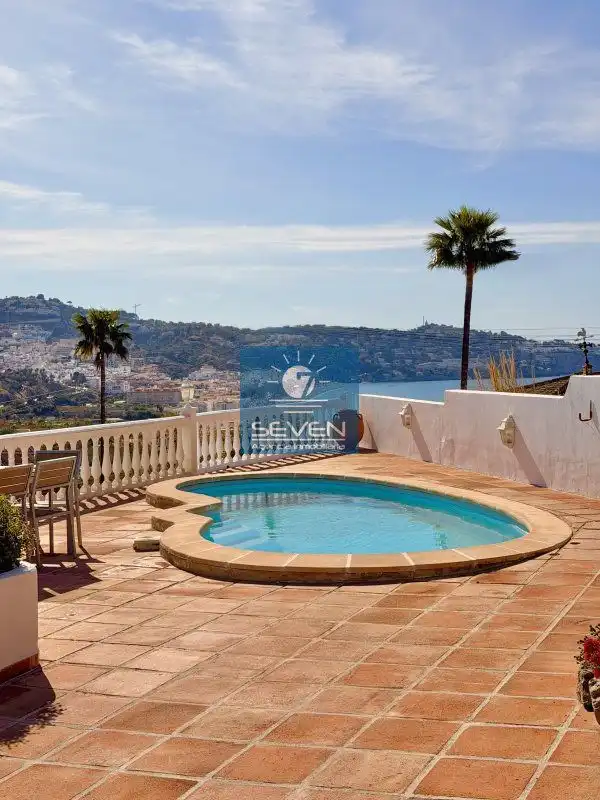 Piscina de Casa o chalet en venta en Almuñécar con Aire acondicionado, Calefacción y Jardín privado