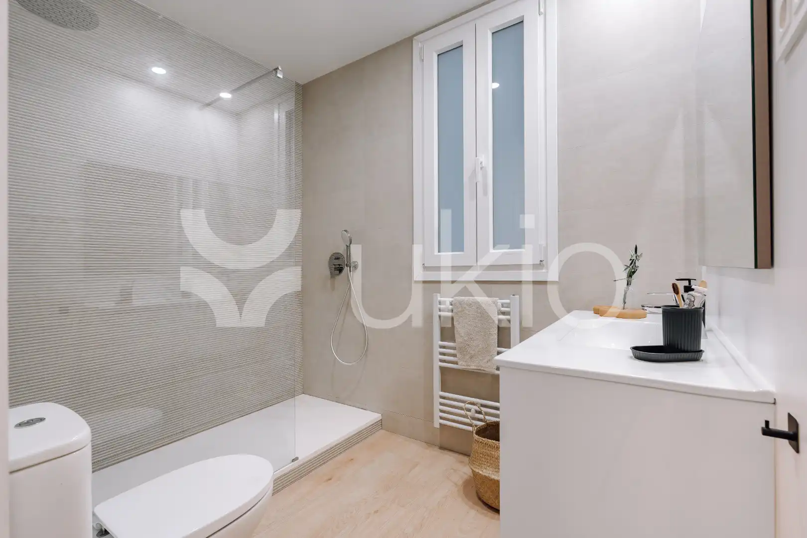 Baño de Apartamento de alquiler en Madrid con Aire acondicionado, Calefacción y Amueblado