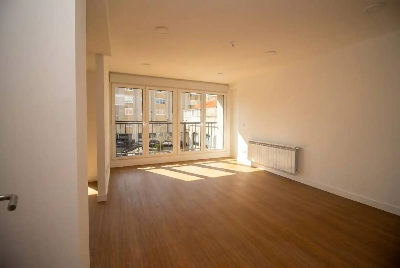 Sala de estar de Piso en venta en Oleiros con Calefacción, Parquet y Terraza