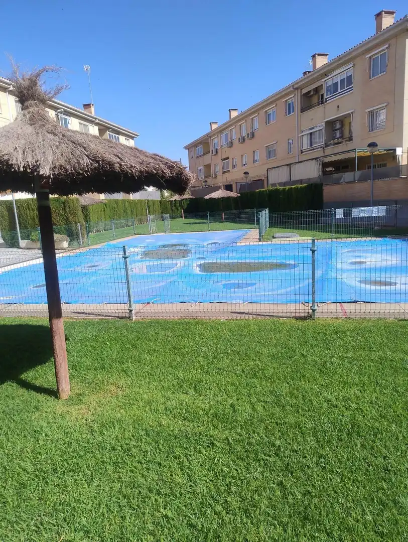 Piscina de Pis en venda en Ciudad Real amb Aire condicionat, Calefacció i Traster