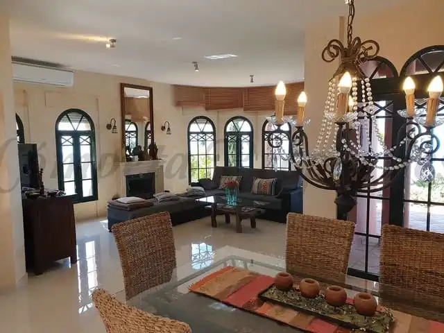 Houses for sale in Arenas