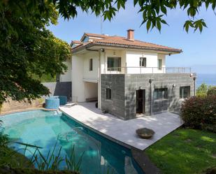 Exterior view of Single-family semi-detached for sale in Donostia - San Sebastián   with Heating, Terrace and Storage room