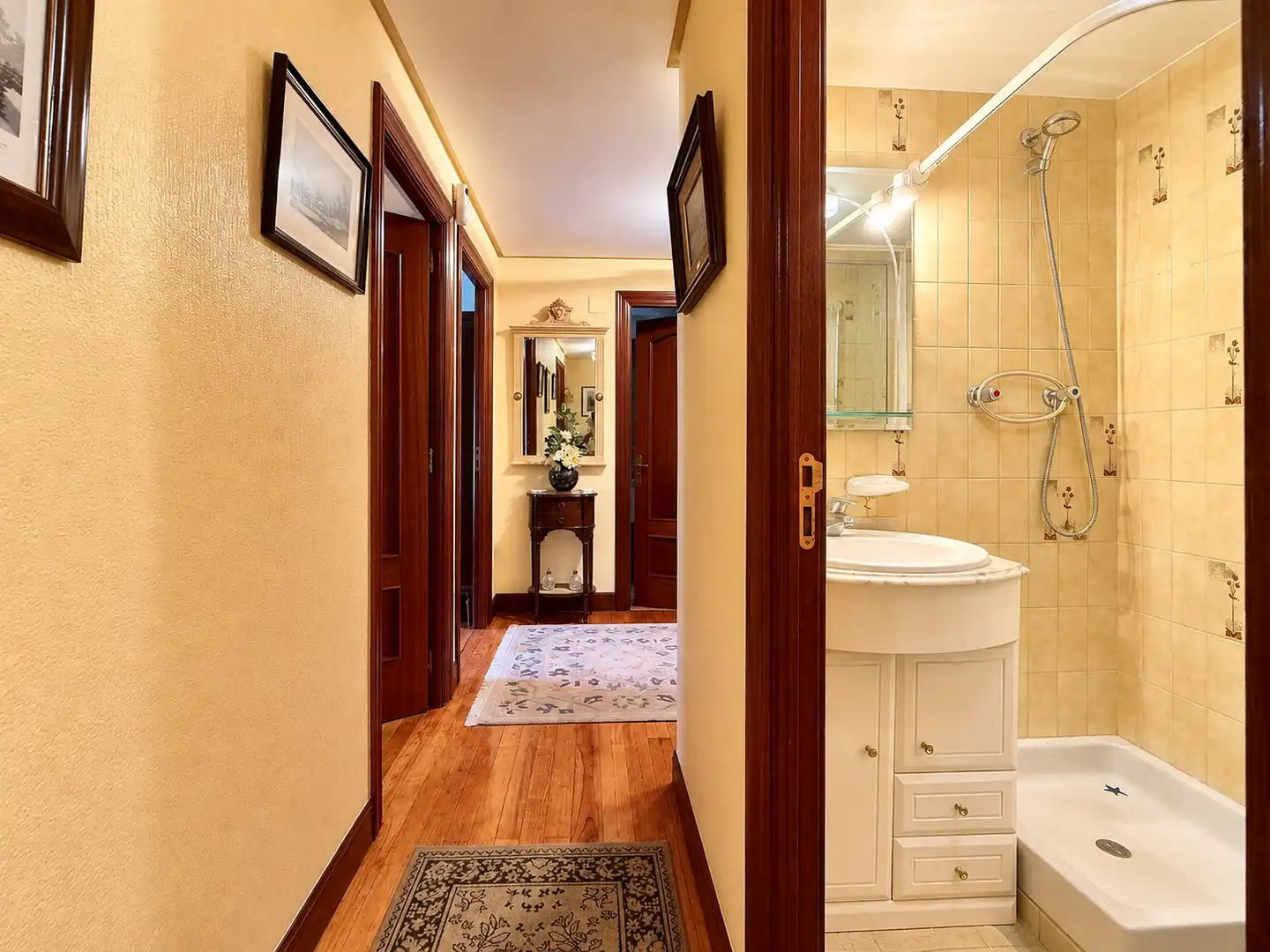 Badezimmer von Wohnung zum Verkauf in Hondarribia mit Heizung, Abstellraum und Balkon