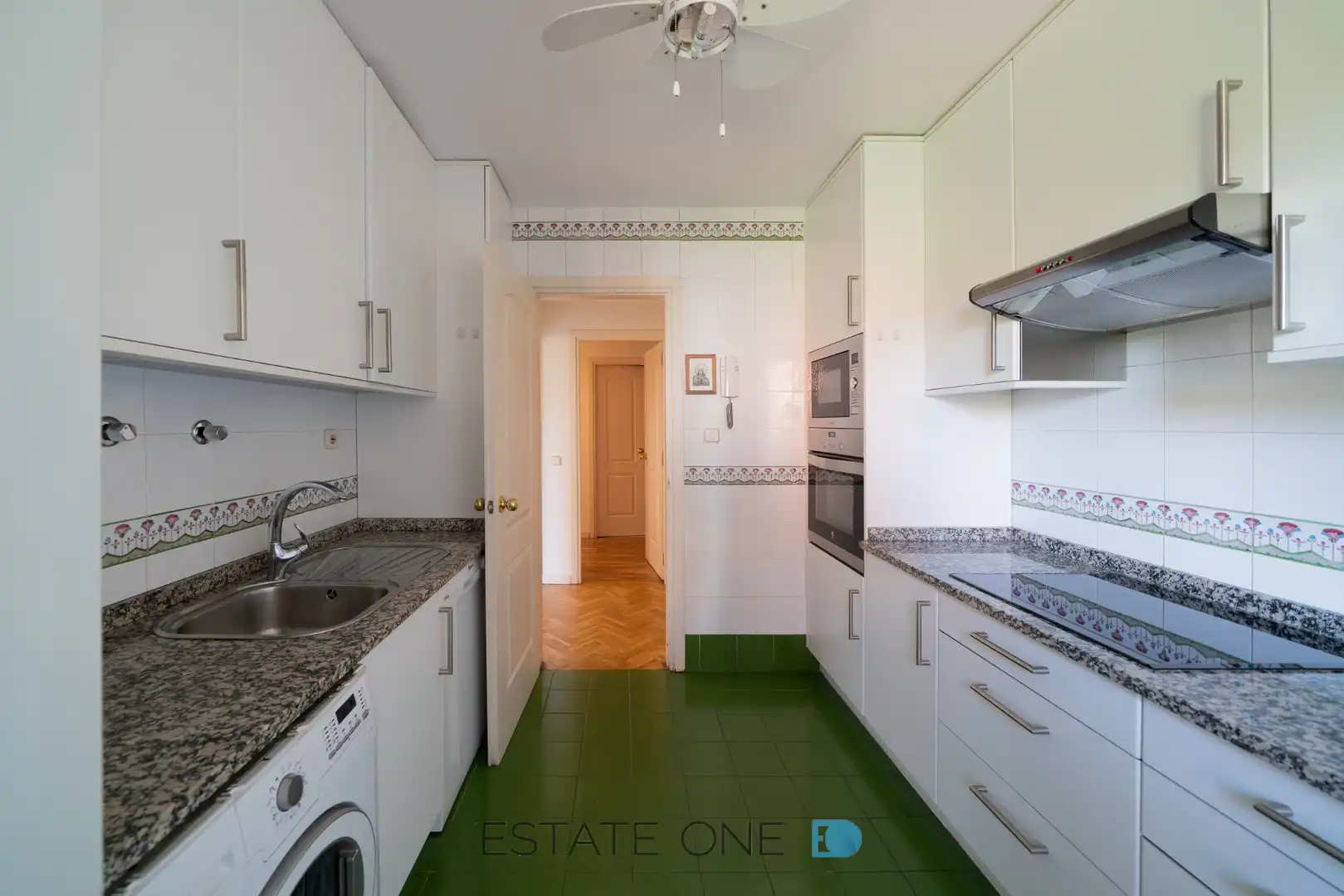 Cocina de Piso en venta en Pozuelo de Alarcón con Calefacción, Jardín privado y Parquet