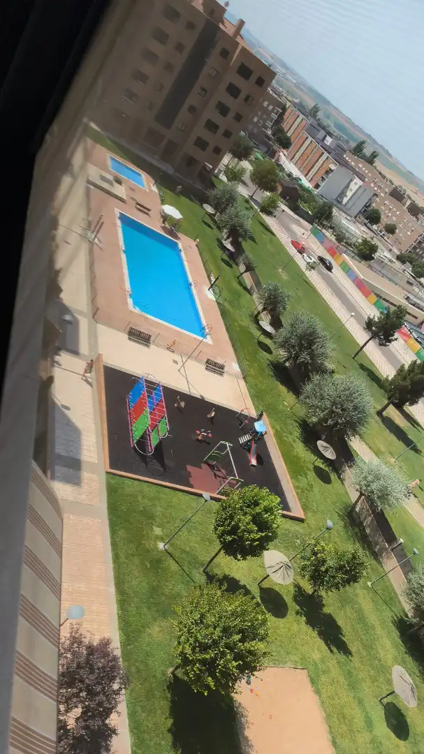 Swimming pool of Flat for rent in Cuenca  with Air Conditioner, Heating and Parquet flooring