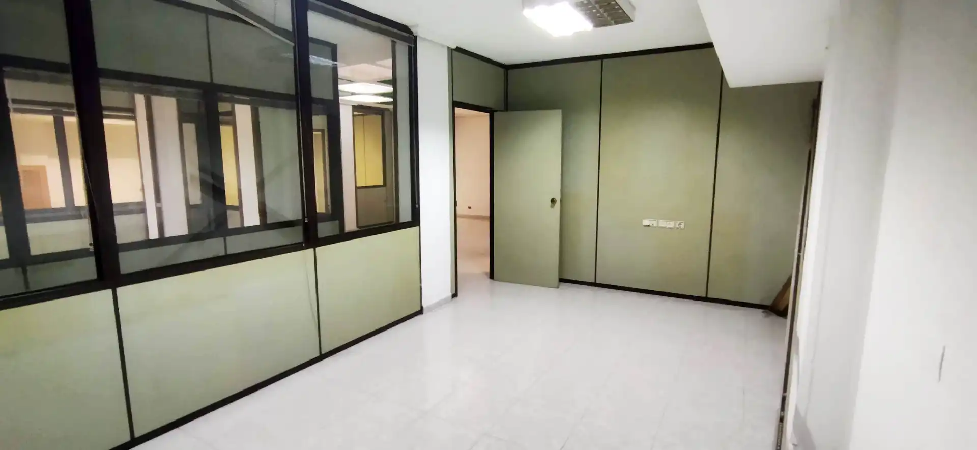 Office space with lift for sale in Avenida Granada 13, imagen 28