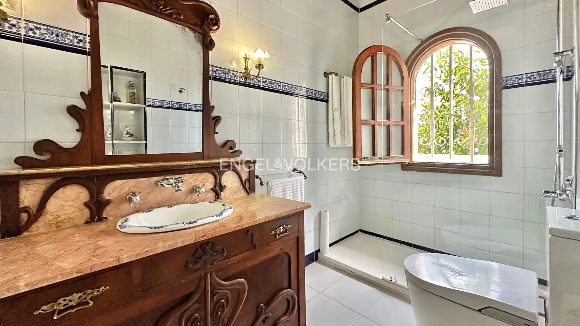 Badezimmer von Haus oder Chalet zum Verkauf in Mont-roig del Camp mit Klimaanlage, Heizung und Privatgarten