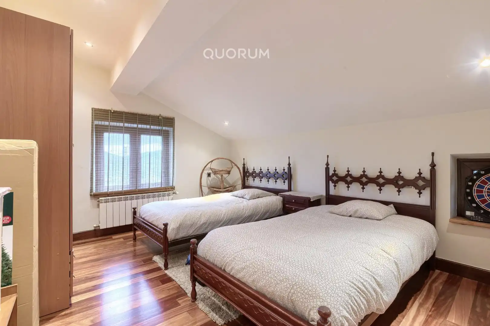 Schlafzimmer von Country house zum Verkauf in Bilbao  mit Heizung, Terrasse und Möbliert