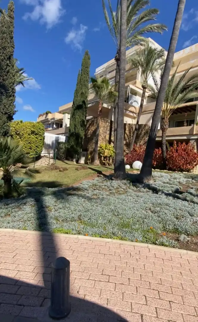 Jardí de Estudi en venda en Marbella amb Aire condicionat, Moblat i Piscina comunitària