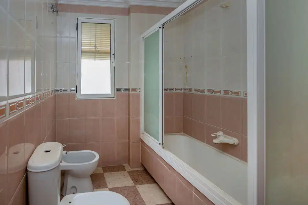 Flat with lift for sale in Av Reyes Católicos, imagen 16