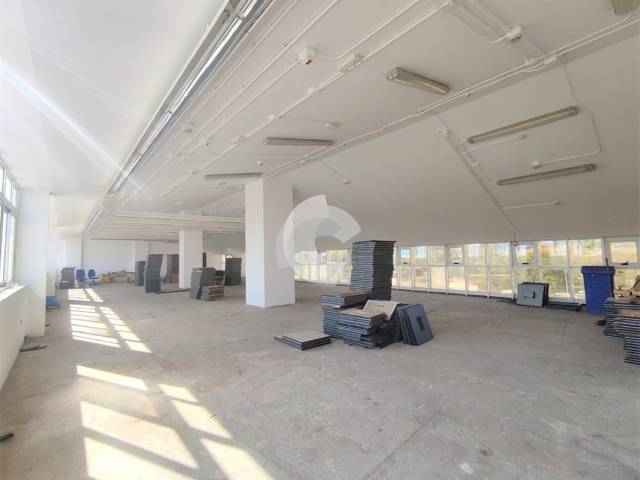 Oficina en Alquiler en AVENIDA FERROCARRIL en Someso - Matogrande