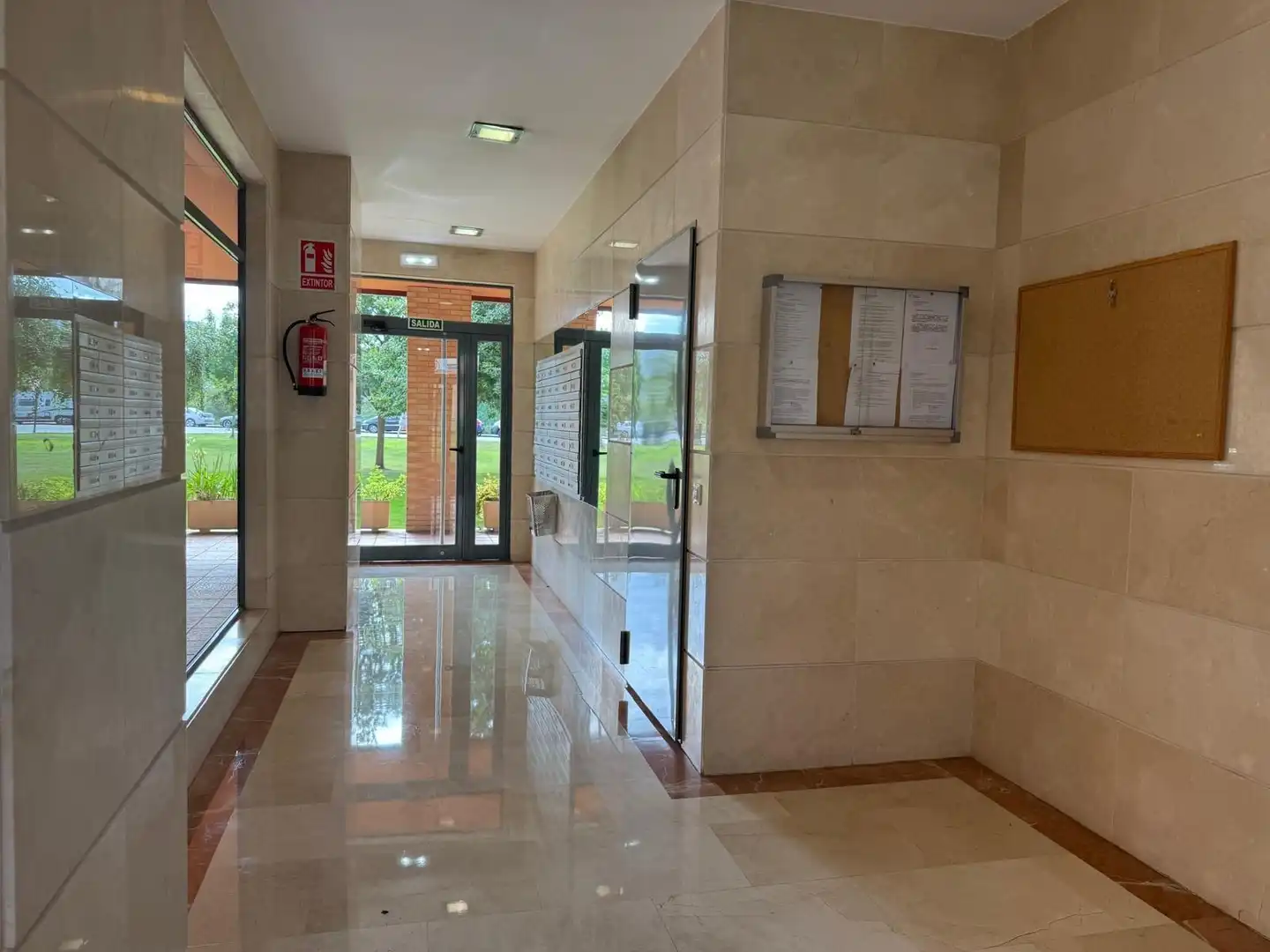 Pis en venda en Oviedo  amb Calefacció, Jardí privat i Traster