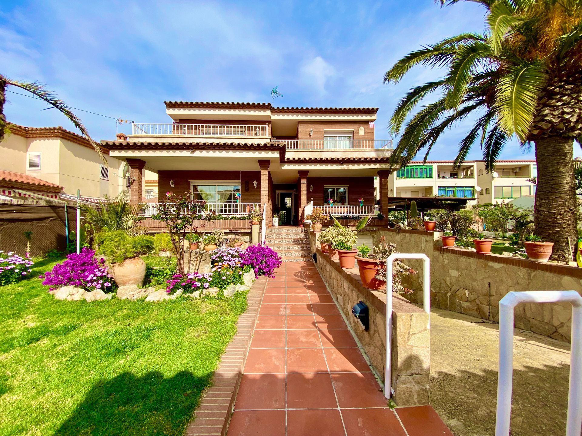 Exterior view of House or chalet for sale in Cambrils  with Air Conditioner, Heating and Private garden