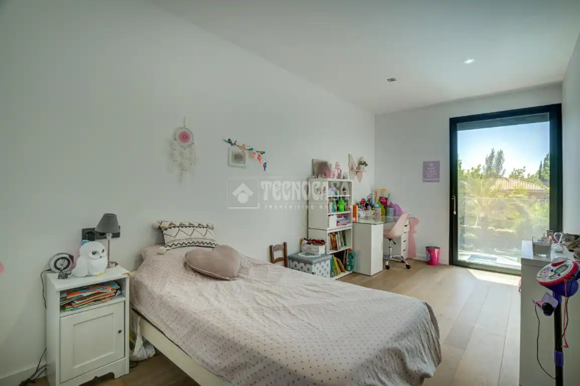 Dormitori de Casa o xalet en venda en Sant Cugat del Vallès amb Calefacció, Parquet i Terrassa