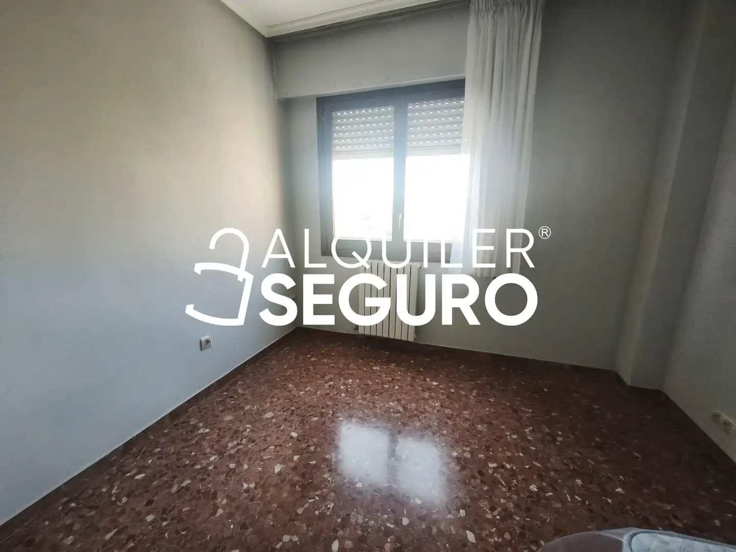 Schlafzimmer von Wohnung zur Miete in Zaragoza mit Heizung, Terrasse und Abstellraum