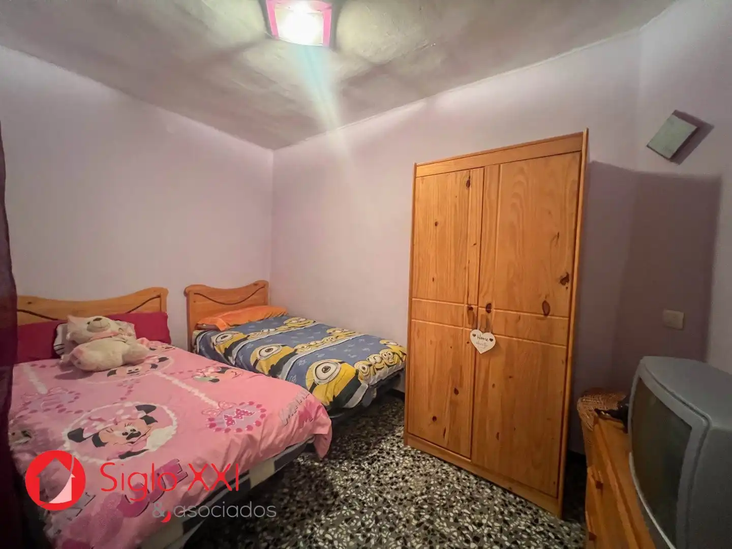 Dormitori de Casa o xalet en venda en Costur amb Terrassa, Traster i Moblat