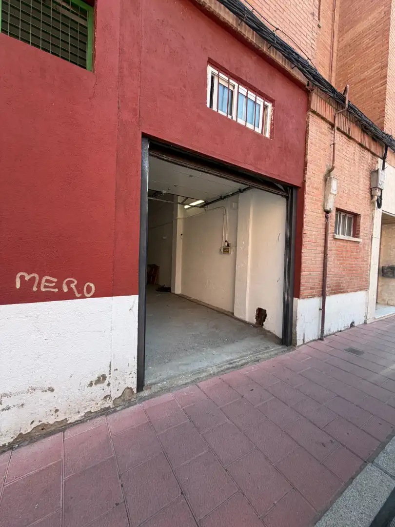 Local comercial en venda a Calle del Bailarín Vicente Escudero
