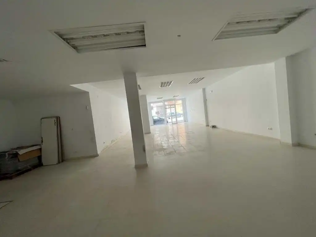 Local comercial en venta en Avenida Primero de Mayo, imagen 13