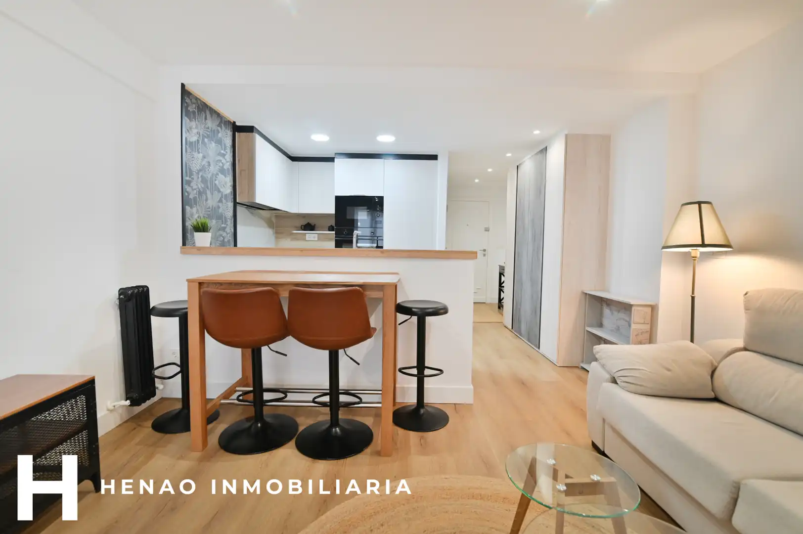 Sala de estar de Apartamento en venta en Bilbao  con Calefacción, Parquet y Amueblado
