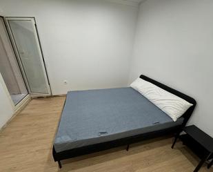 Bedroom of Flat to share in Terrassa  with Heating, Furnished and Oven