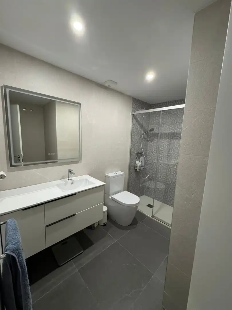Bathroom of Flat for sale in Valencia  with Air Conditioner, Heating and Private garden