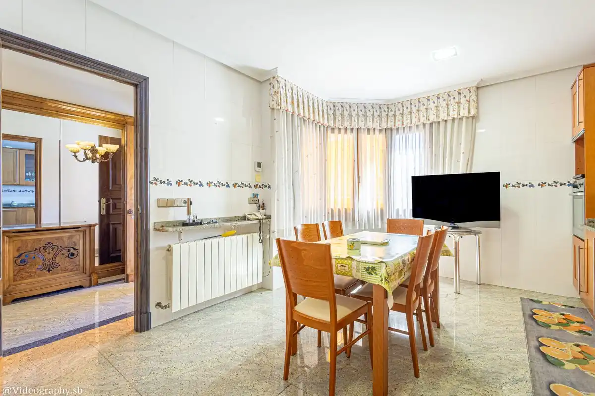 Comedor de Casa o chalet en venta en Alcalá de Henares con Aire acondicionado, Calefacción y Jardín privado