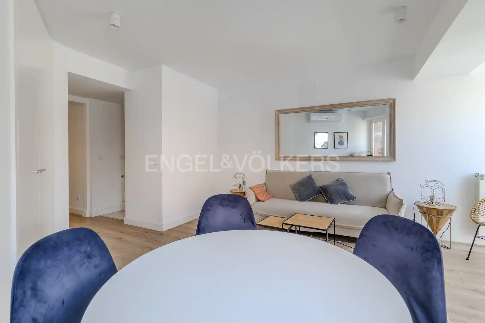 Sala d'estar de Planta baixa de lloguer en Madrid amb Aire condicionat, Calefacció i Moblat