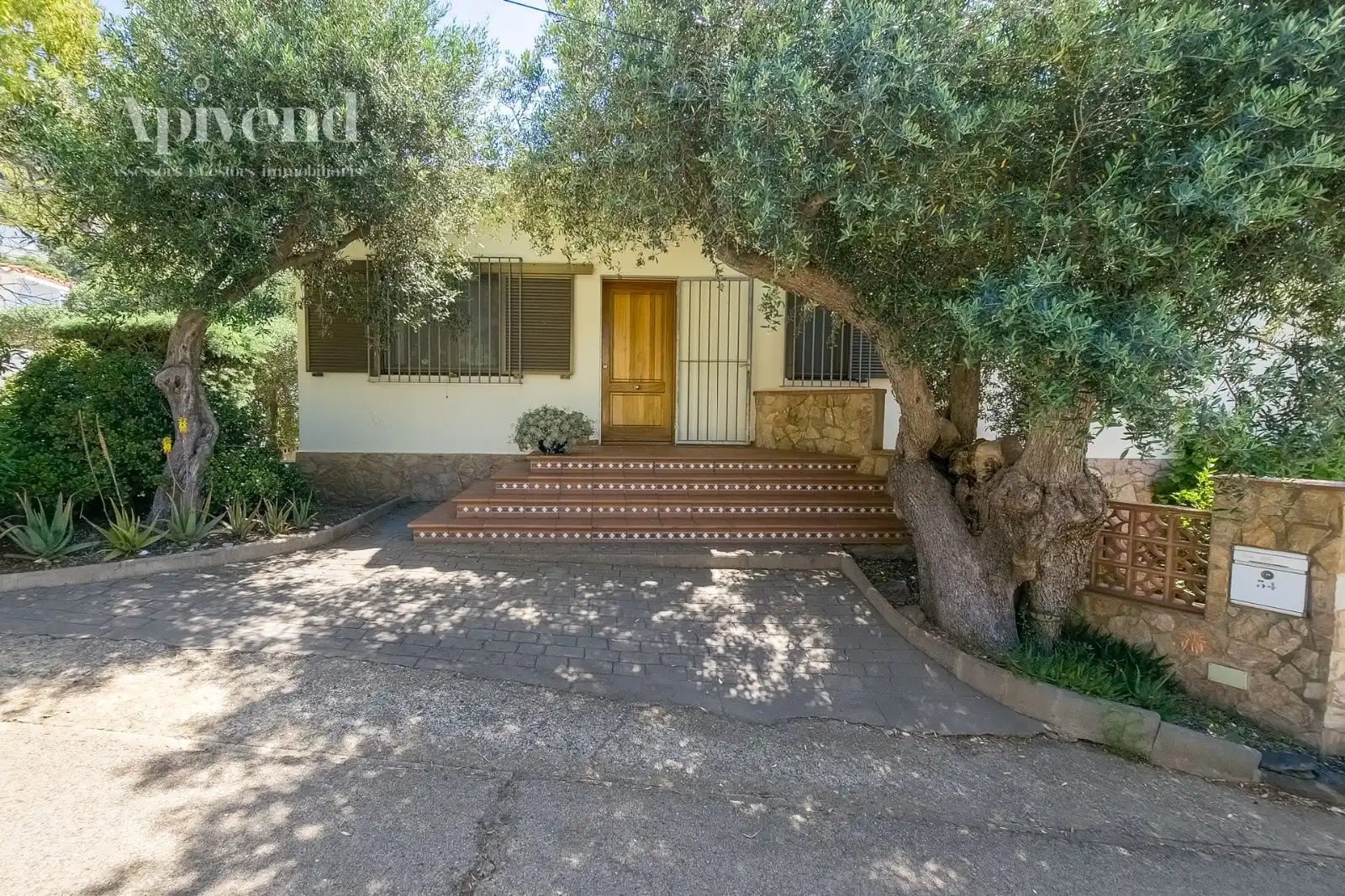 Exterior view of Houses for sale in Roses  with Air Conditioner, Heating and Private garden